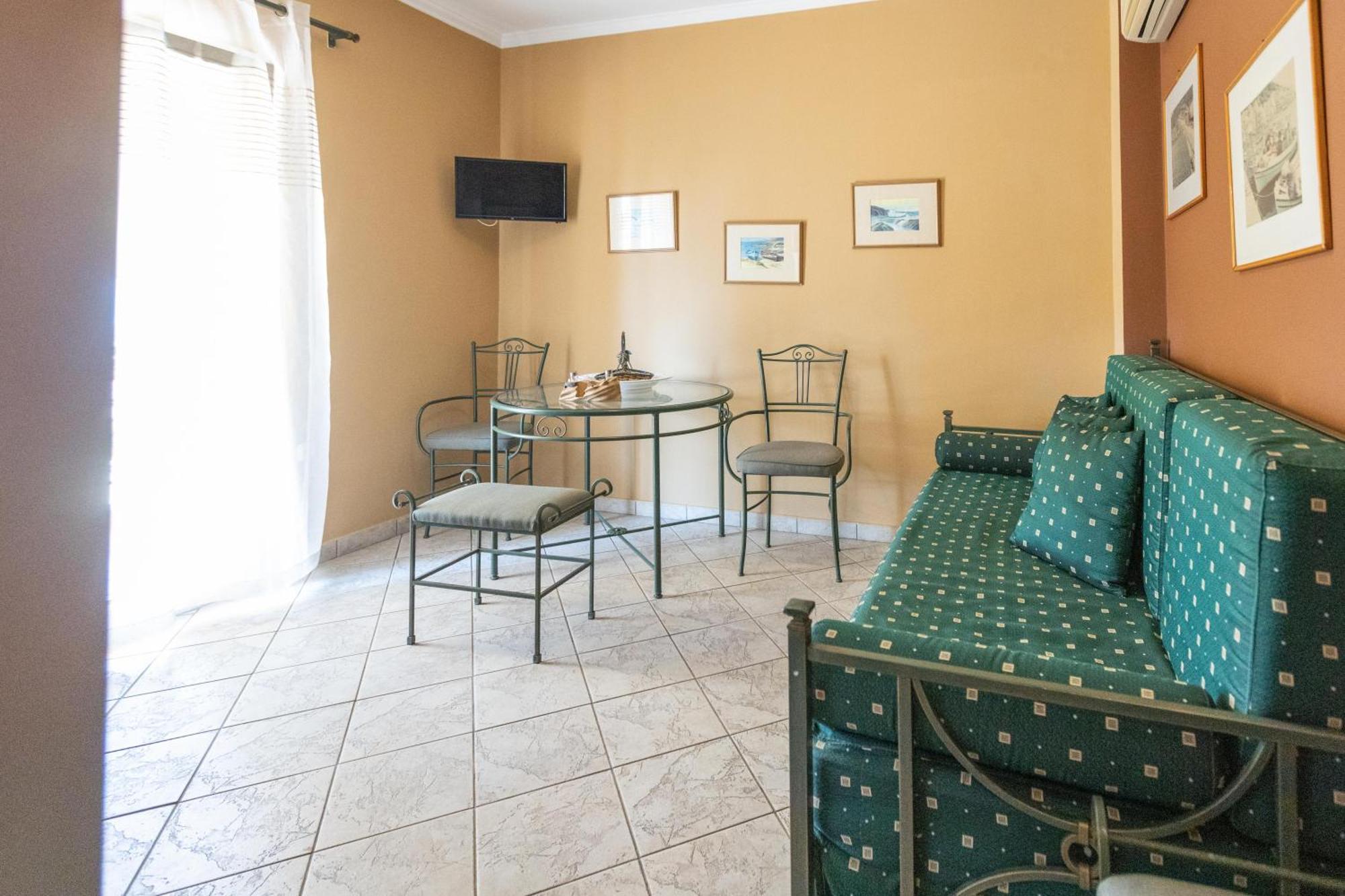 Amfitrion Appartement Gythio Buitenkant foto